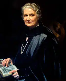 Une peinture du portrait de Maria Montessori tenant un livre 