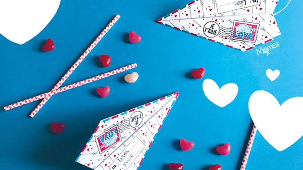 activité saint valentin : avion en papier pour dire je t'aime 