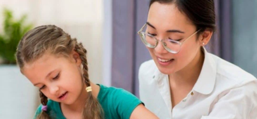 Nos 3 conseils pour trouver une nounou bilingue