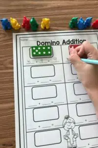 Activités à faire avec les enfants : addition avec des dominos