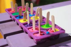Jeux d'été : glaçons colorés