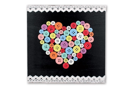 DIY Valentine's Day: heart made of buttons