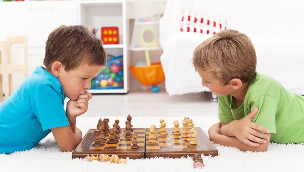 Bienfaits du jeu d'échecs pour les enfants 